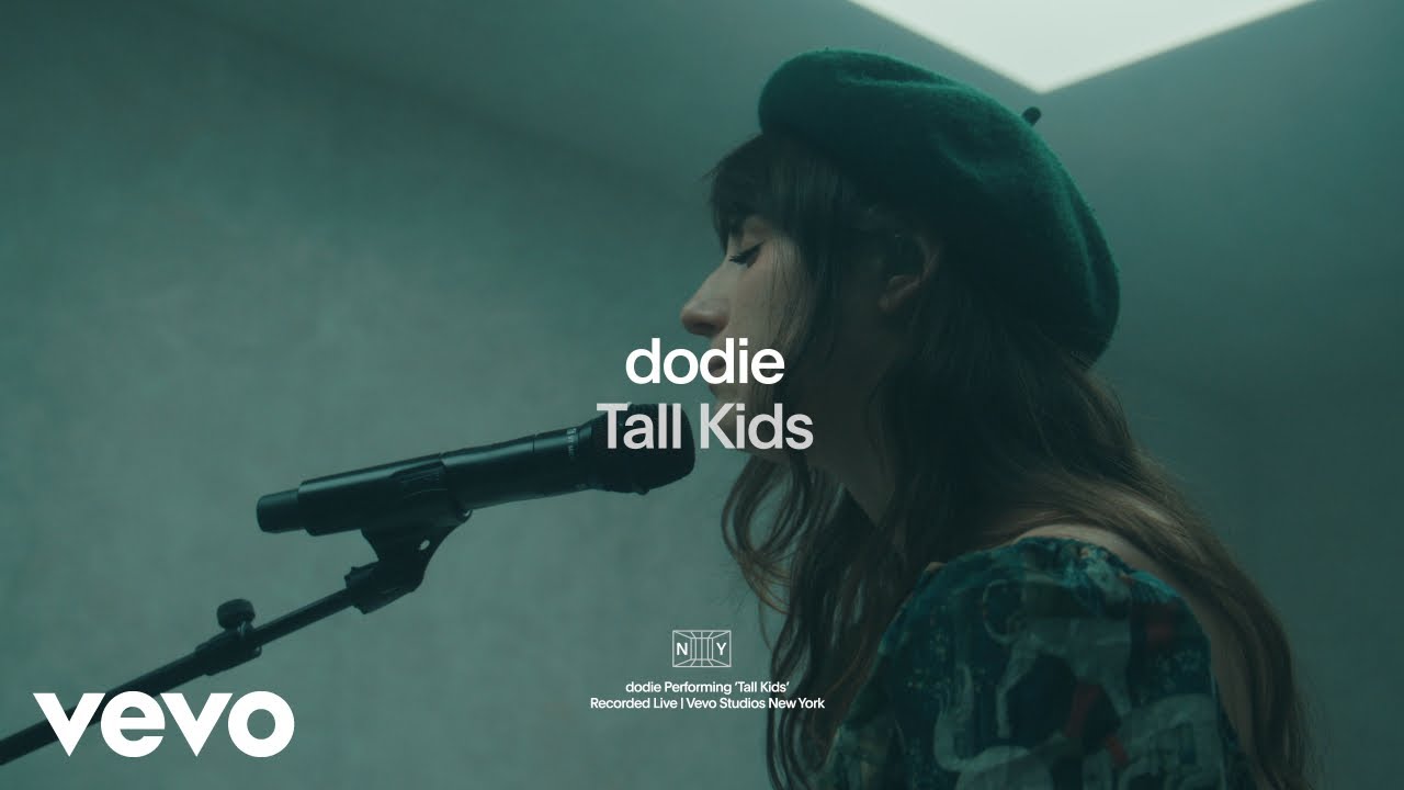 dodie - Tall Kids (Live From Vevo Studios)
