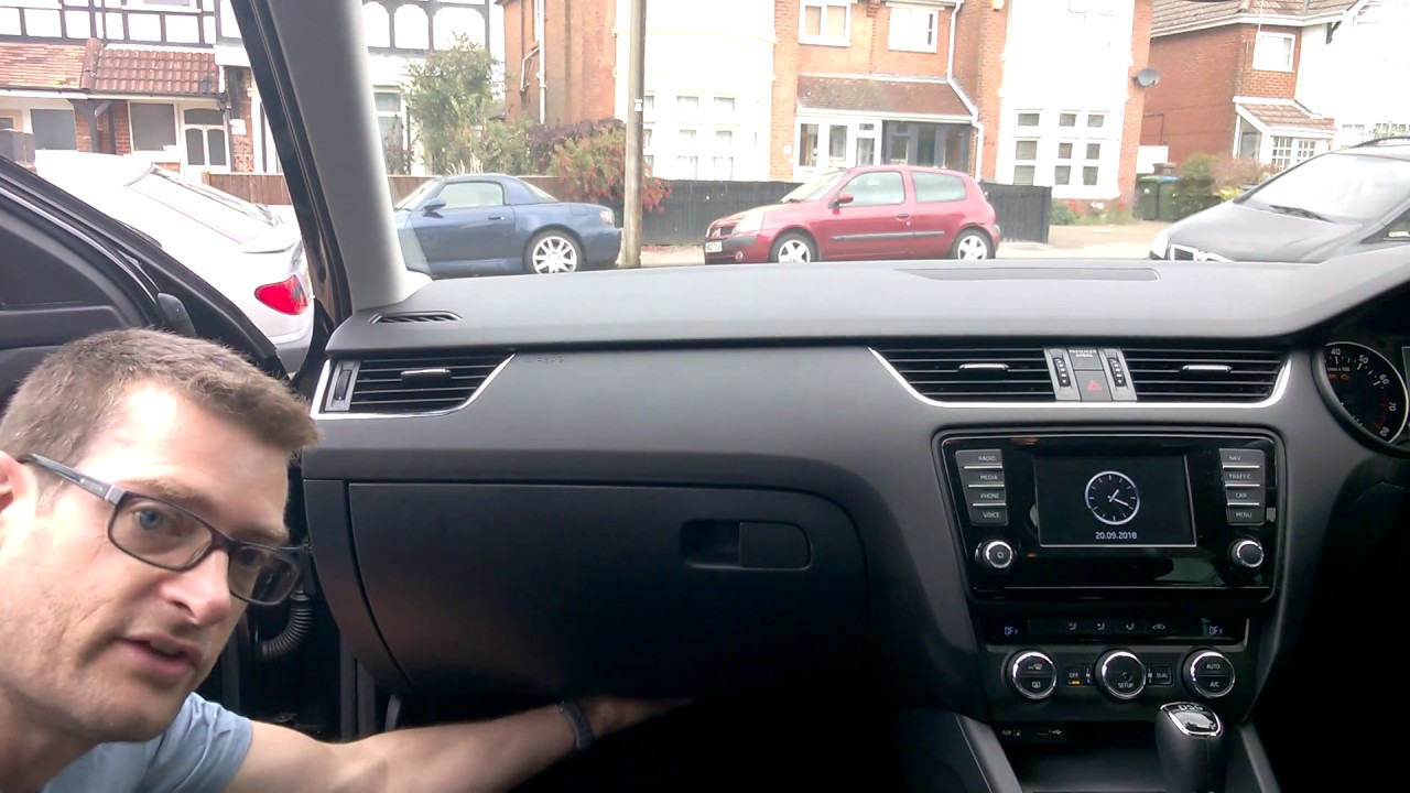 Skoda Octavia 3 / III Pollen / Cabin Filter Replacement - Detailed Video