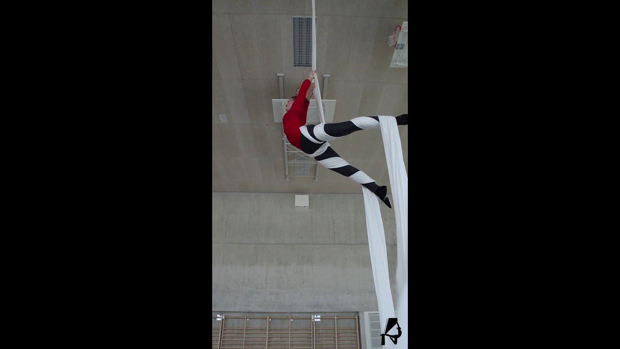 Grätschsalto variation