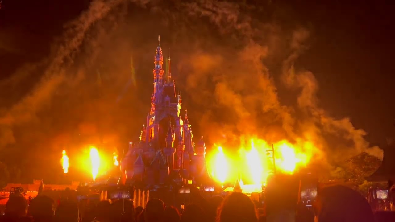 Hong Kong Disneyland || Nighttime Entertainment