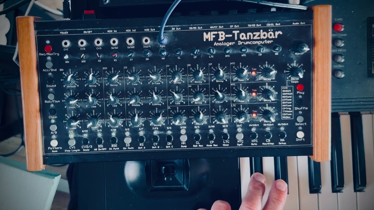 MFB TANZBAR + KORG M1  (Minimal Techno #2)