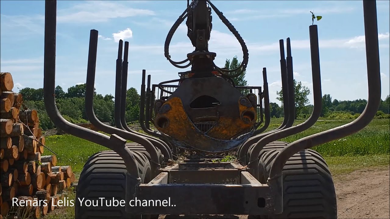 MTZ 952.3 with trailer Palms