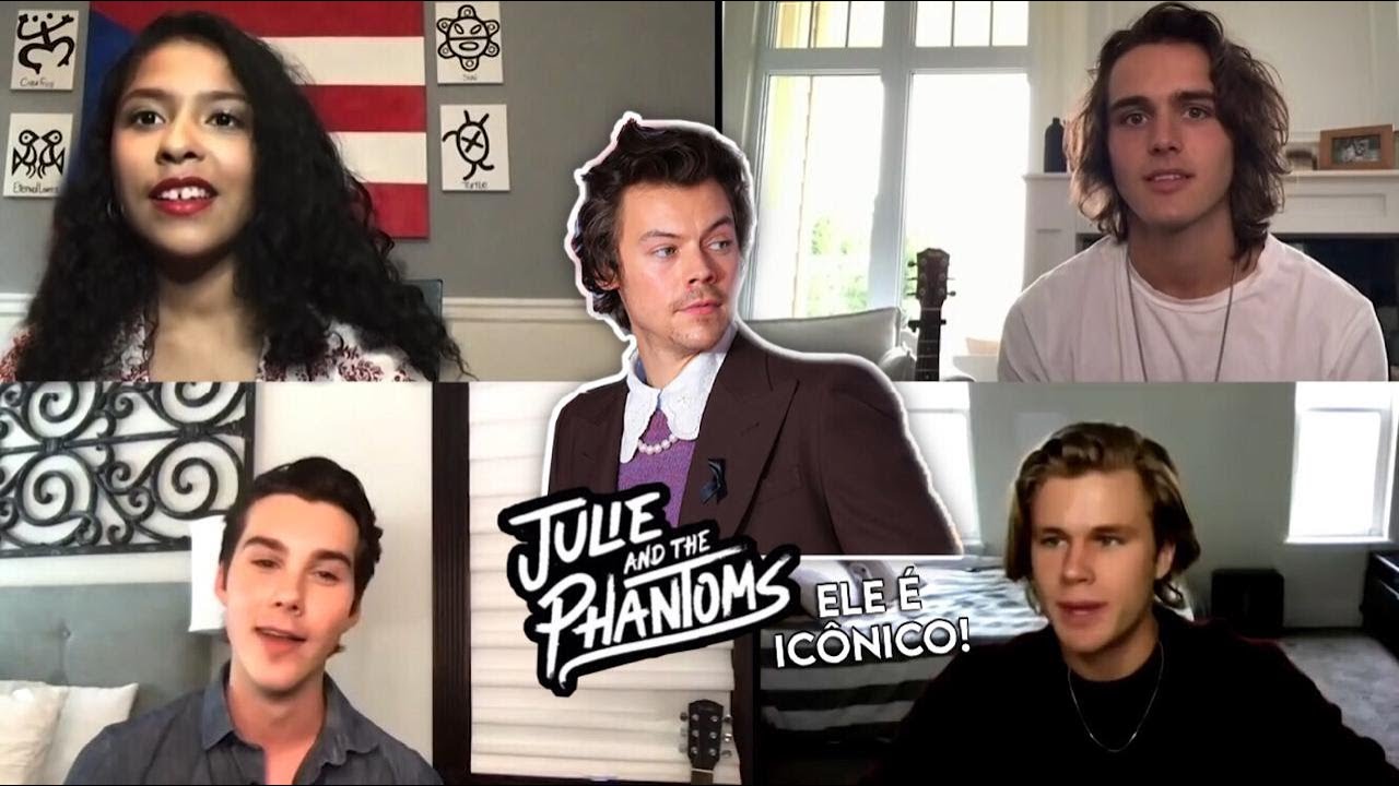 Cast de Julie and The Phantoms jogando 