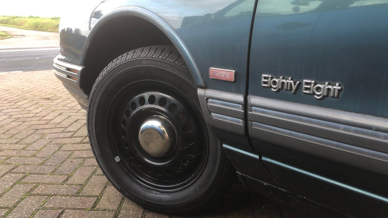 1992 Oldsmobile 88 - Police Cruiser Style centre caps, Mexican Serape Blanket Roofliner. 300C Alloys