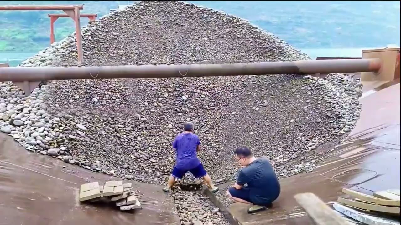 Barge unloading | Satisfying video