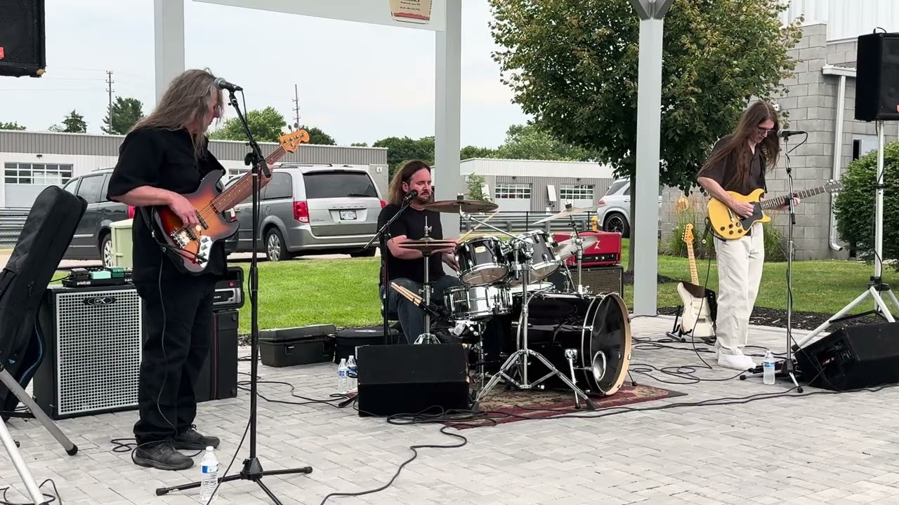 The Vintage - Dancing in the Moonlight (live King Harvest cover)