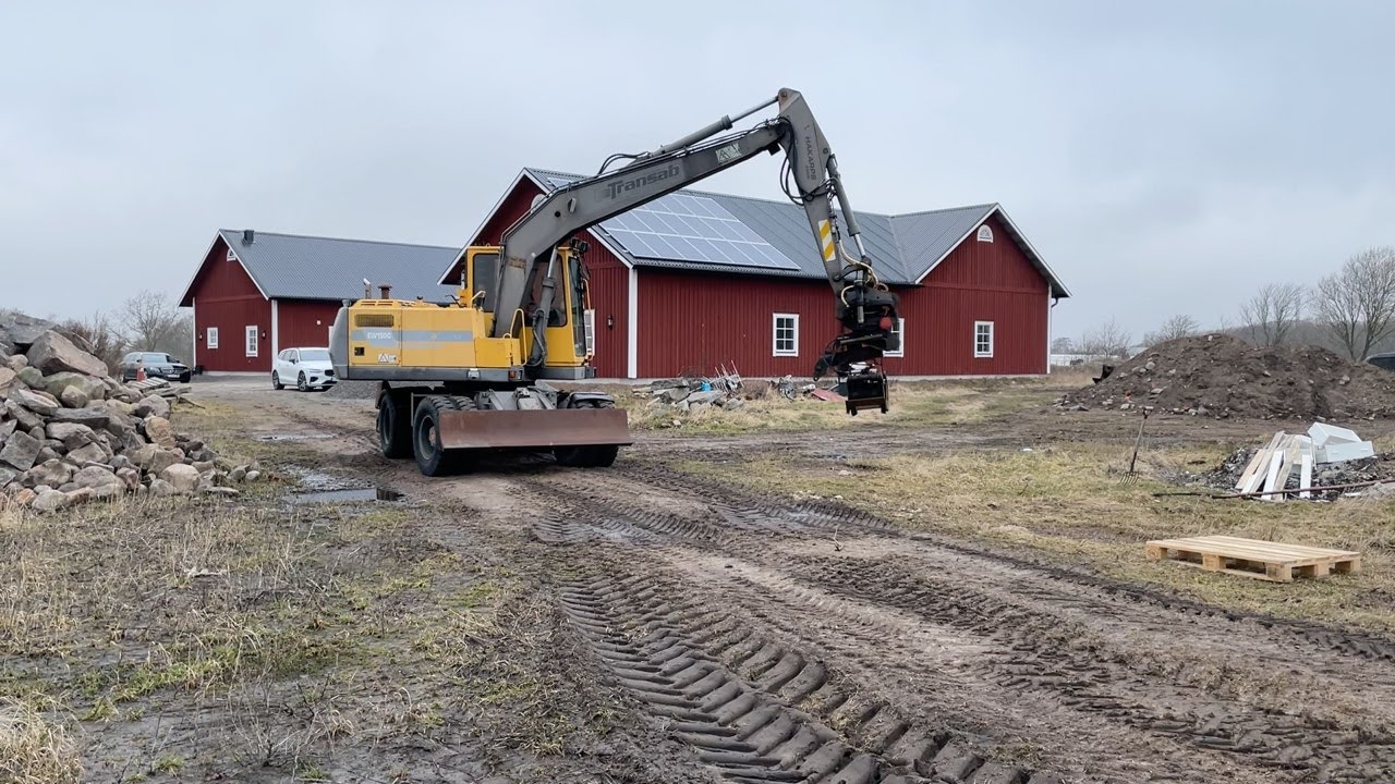 Köp Hjulgrävare Volvo EW150C med grip på Klaravik