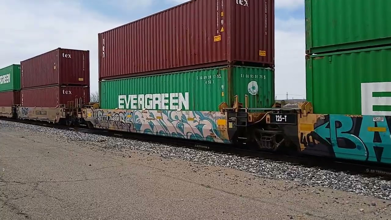 UP 5556 eastbound intermodal 3-30-2025