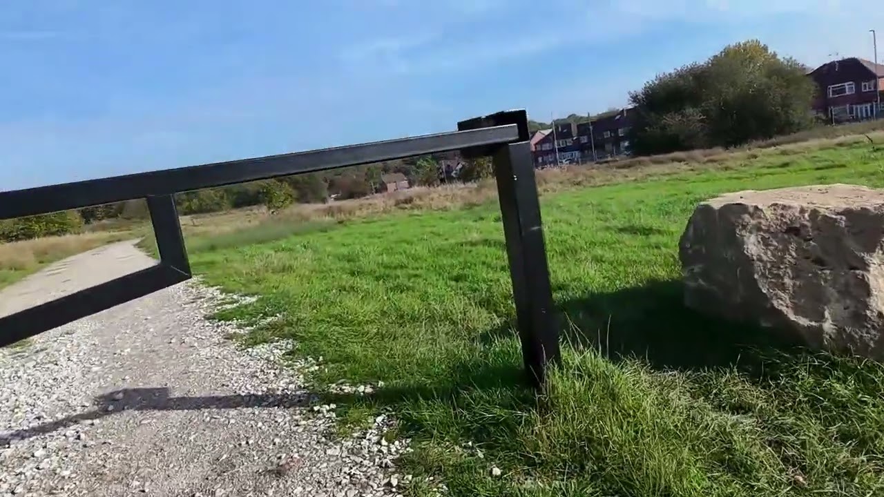Quick flight with the Neo FPV in Heaton park with a spotter... Not totally sure she's doing her job