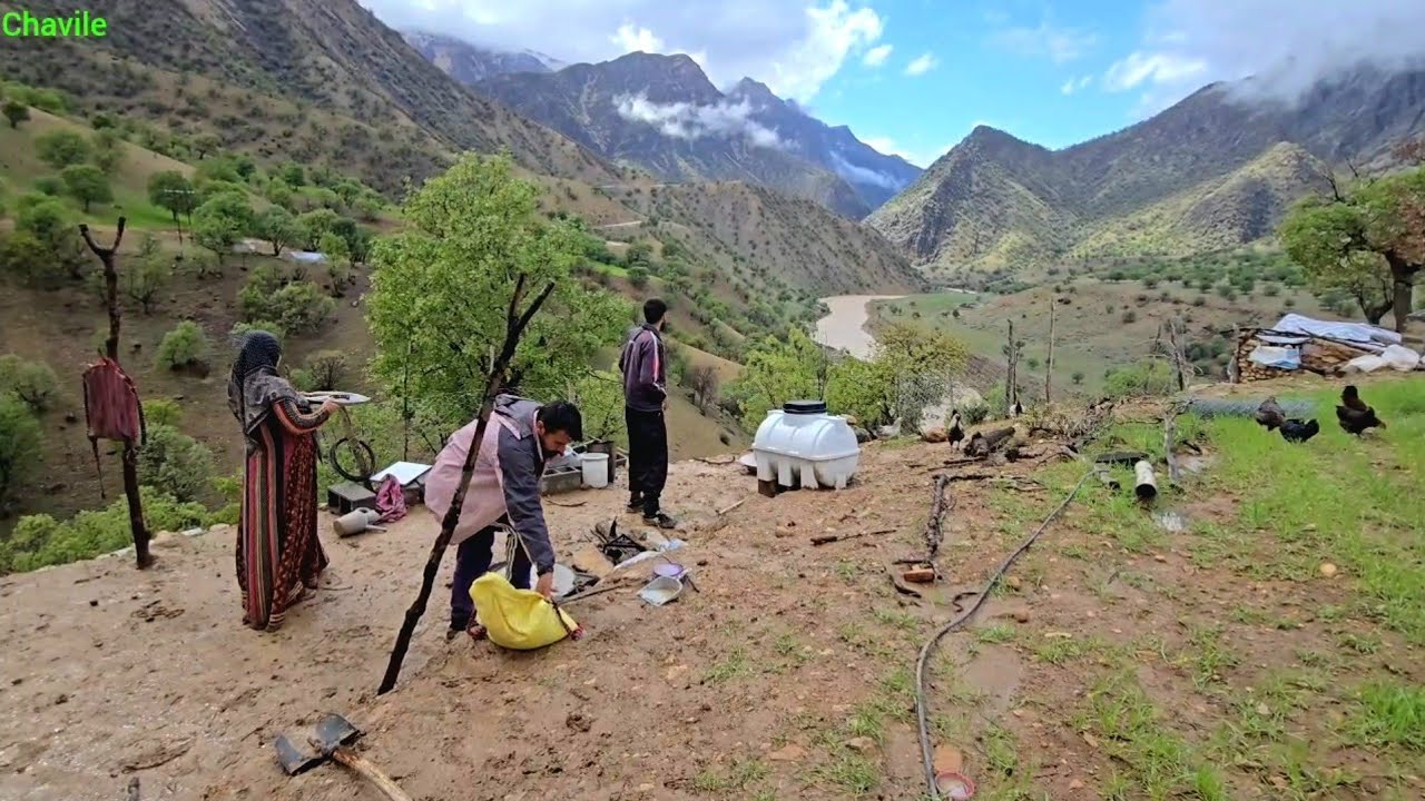 Nomadic Life in Zagros | Farming & Beekeeping in Nature&rsquo;s Beauty 🌿🍯