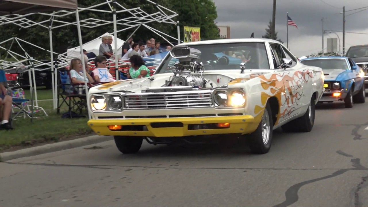 1969 Plymouth Roadrunner Pro-Street Musclecar spotted Woodward Ave Detroit Samspace81 