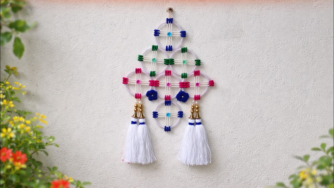 Easy Wall Hanging Using Wool & Bangles.