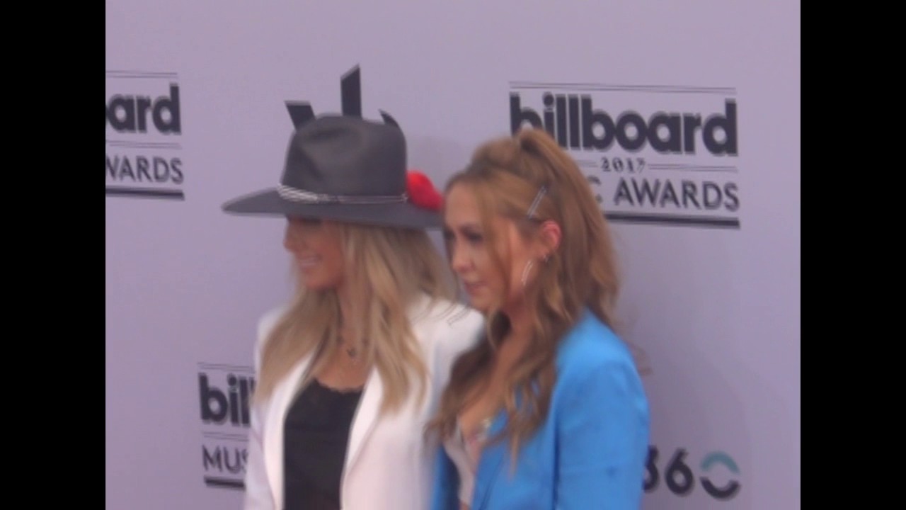 2017 BILLBOARD MUSIC AWARDS celebrity red carpet LAS VEGAS