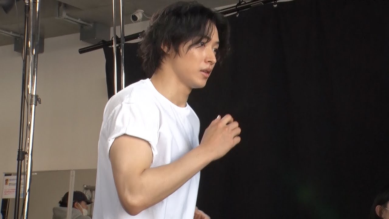 山﨑賢人、ひたすら走る真剣な眼差しにキュン！ツイスト腹筋をやり遂げ「押忍！」　明治ザバス新TVCM「運動したら、ザバス。」篇メイキング映像