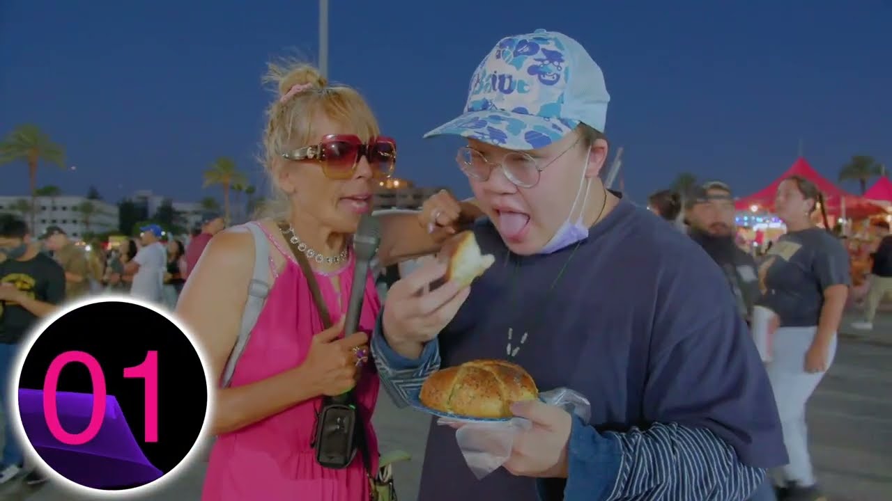 First time eating Extreme Garlic Bun at 626 Night Market