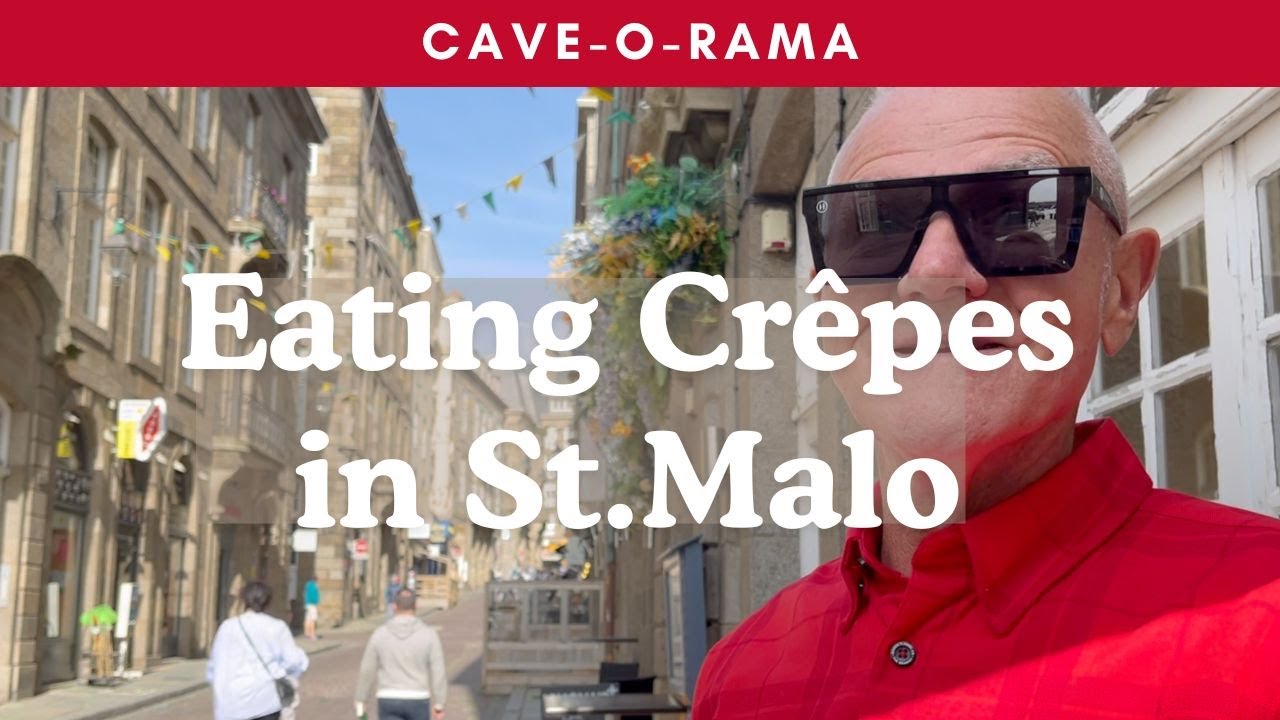 Eating Cr&ecirc;pes in St.Malo