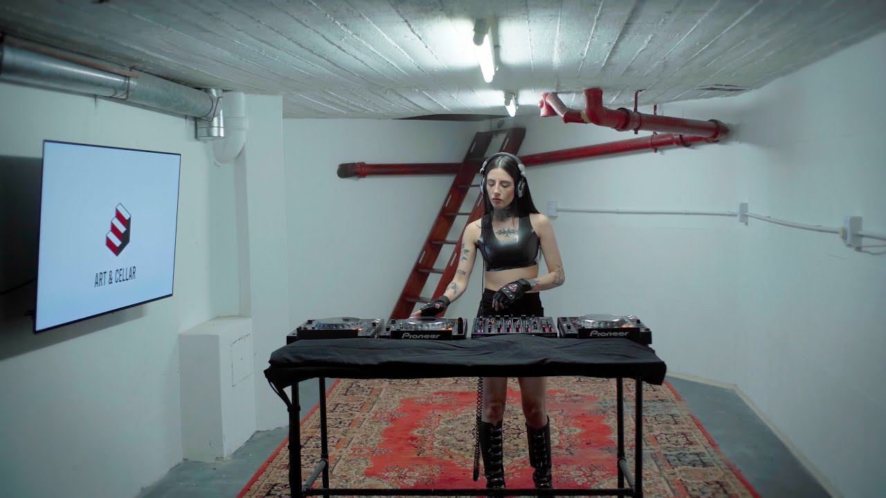 Milena Adamis - Art & Cellar Session #4