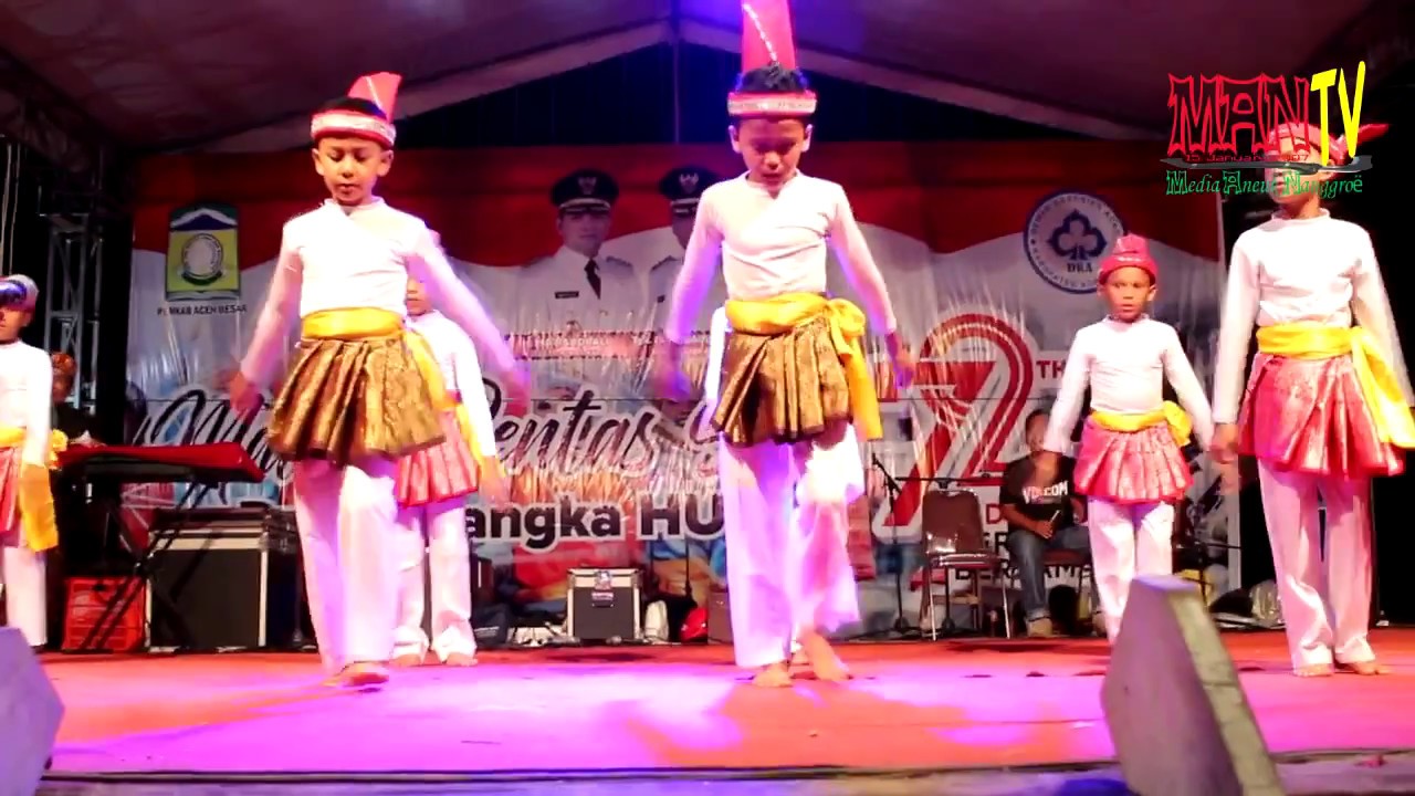 Seudati Anak - Anak di Pentas Seni Taman Meuligoe Kota Jantho--Seni dan Budaya