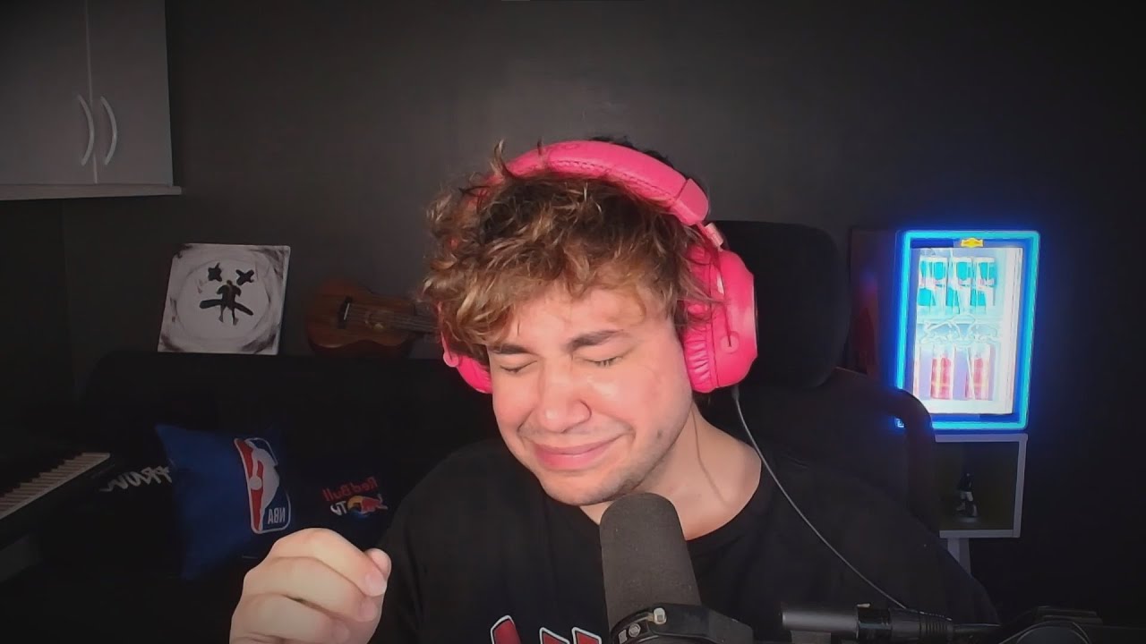 BRINO CHOROU REAGINDO AO ALANZOKA FALANDO DELE