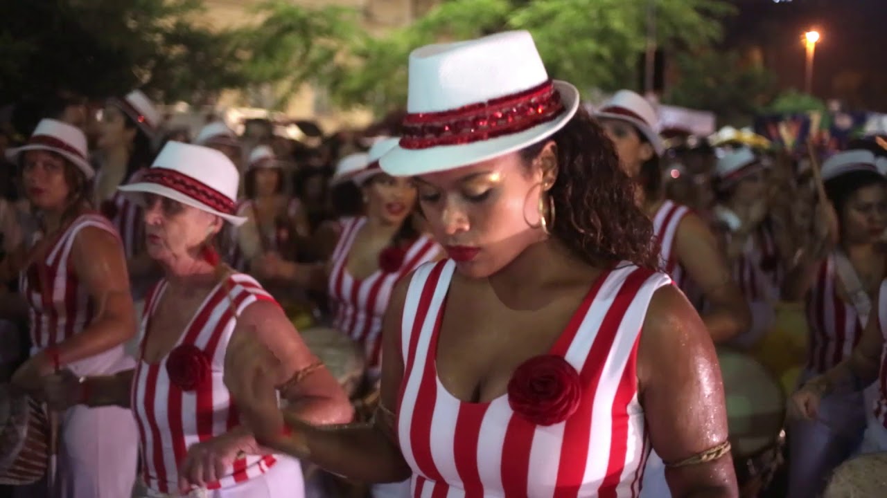 ILÚ OBÁ DE MIN -  Homenagem à ELZA SOARES, a PÉROLA NEGRA 2016  (Filmagem do cortejo - COMPLETO)
