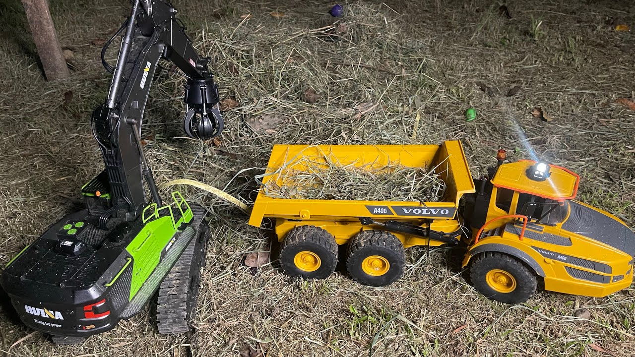RC Huina 1593 Excavator & Volvo Hauler Truck Cleaning Grass Debris | RC Construction
