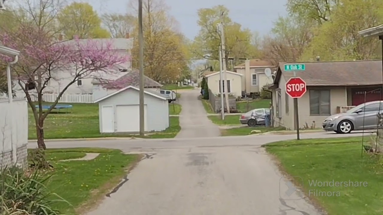 🏡 Columbia City Indiana 🏡... nice small City with decent amenities only a half-hour from Fort Wayne