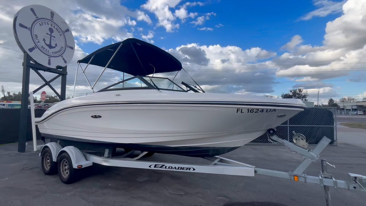 2020 Sea Ray SPX 210 OB 