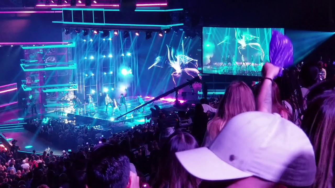 180520 BTS BBMAs Fake Love Performance (FanCam)
