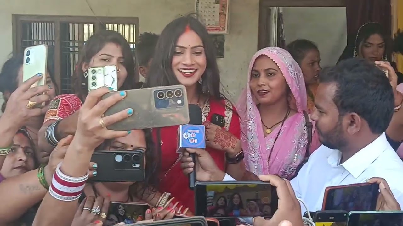 रीना यादव यादव के एनिवर्सरी में पहुंचे बहुत सारे युटुबर 