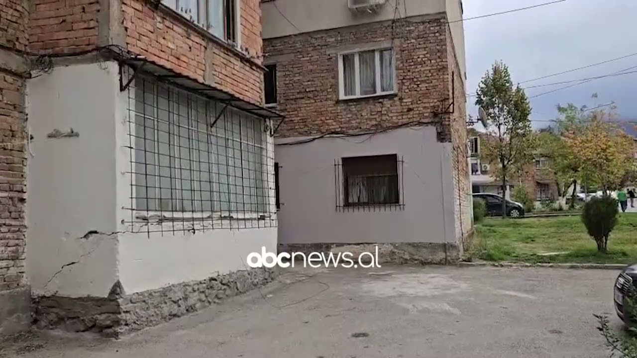 Tragjike në Korçë/ Hidhet nga kati i katërt një person, humb jetën| ABC News Albania