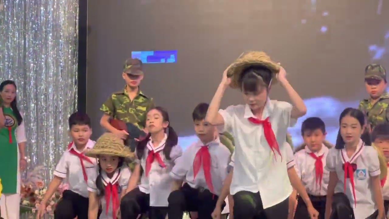 Thơ, múa hoạt cảnh 