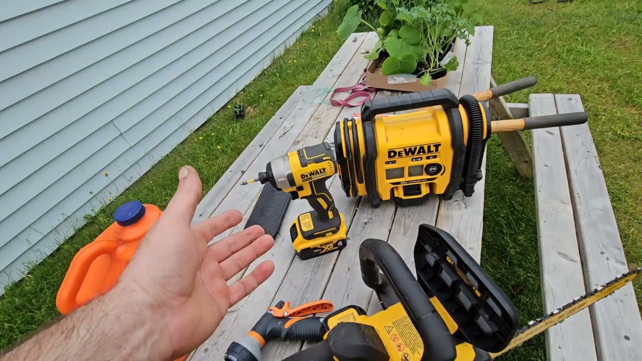 DeWalt DCCS621 20V MAX* Compact 12 in. Brushless Cordless Chainsaw operation and review