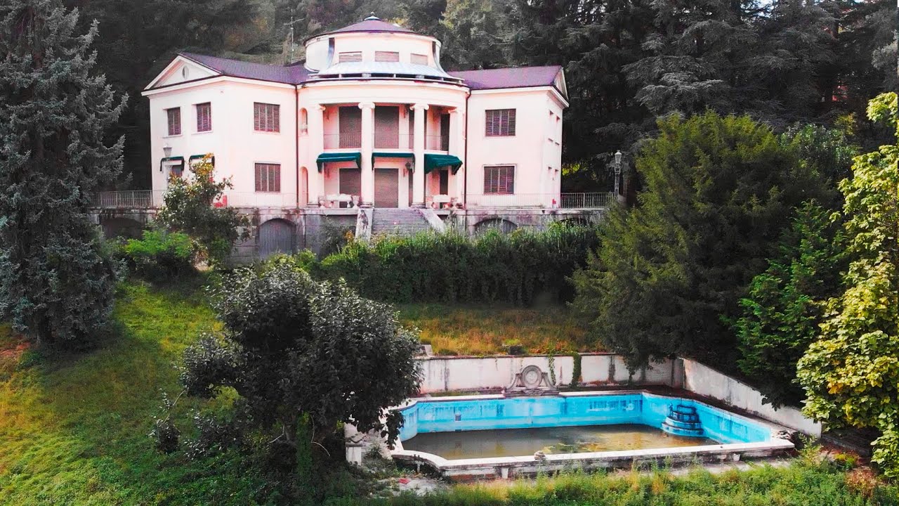 Abandoned Millionaires Mansion of an Academic Italian Family - WHERE Are They?