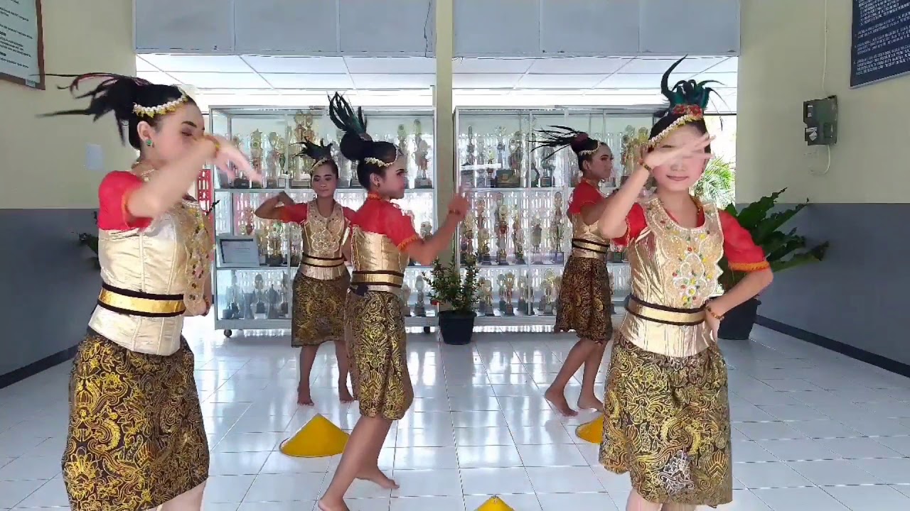 TARIAN CAPING AYU