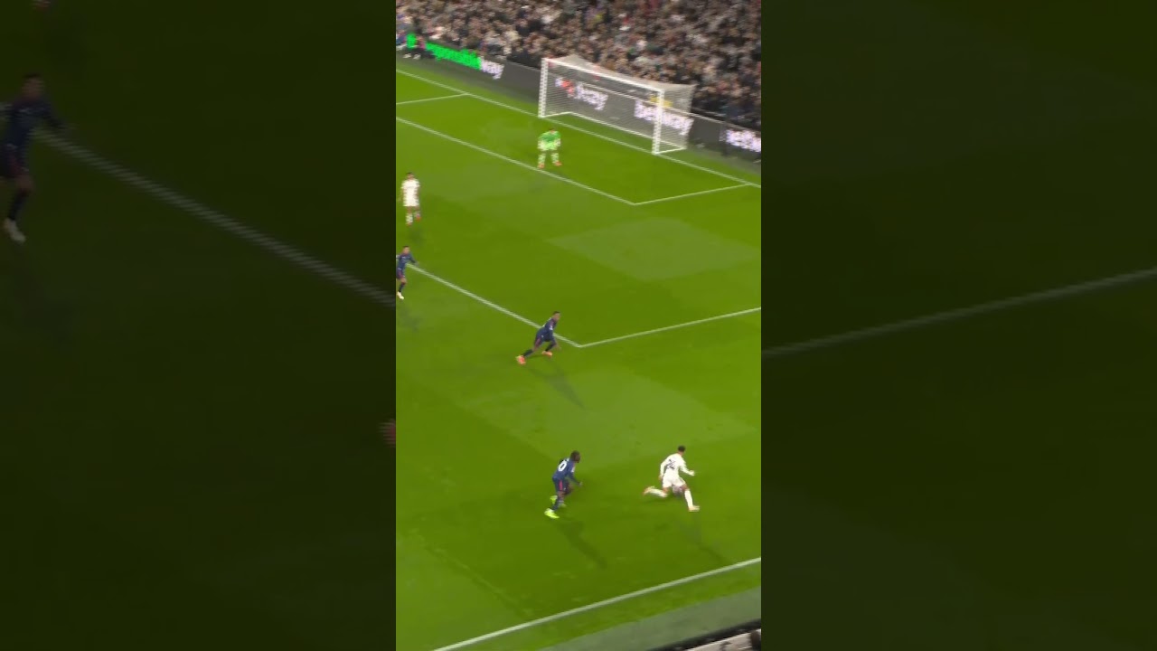 INCREDIBLE GOALKEEPER REACTION