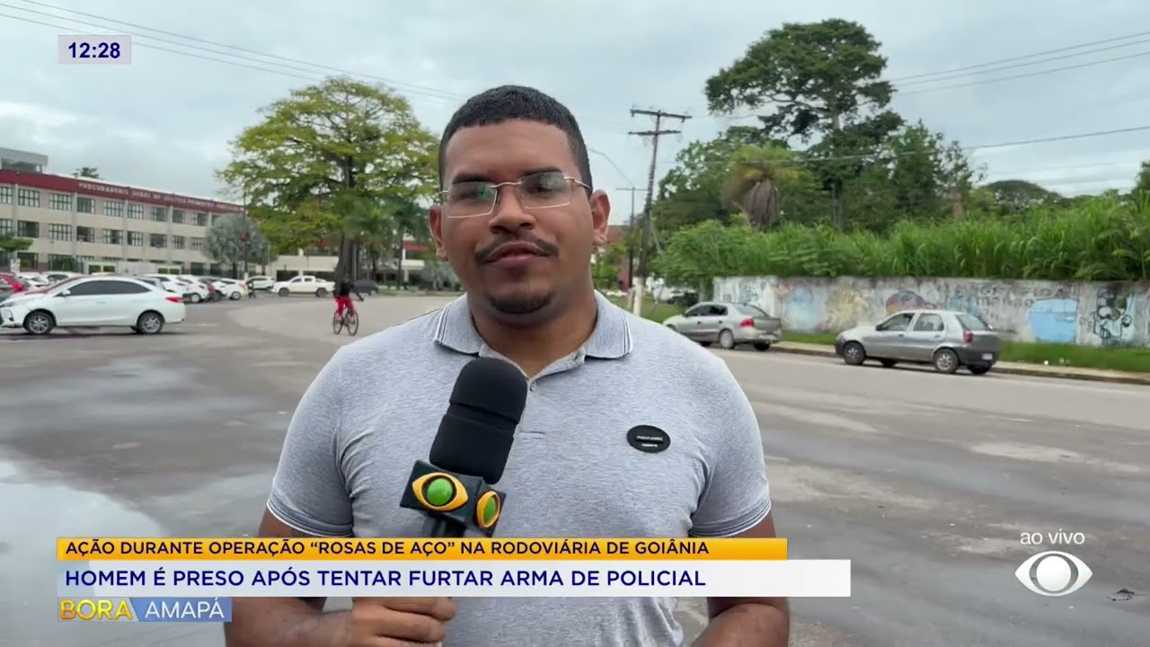 Homem é preso após tentar furtar arma de Policial
