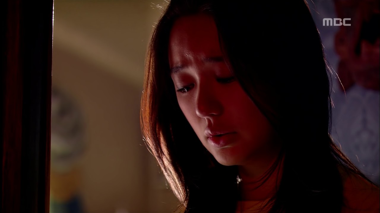 예측불허 황실입궁기 [궁] Princess Hours 신의 주변에서 효린의 흔적을 발견하게 되는 채경