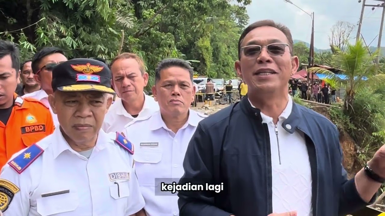 Bupati Tapsel Gus Irawan Pasaribu Tinjau Jalan Longsor Di Jalinsum Luat Lombang Sipirok