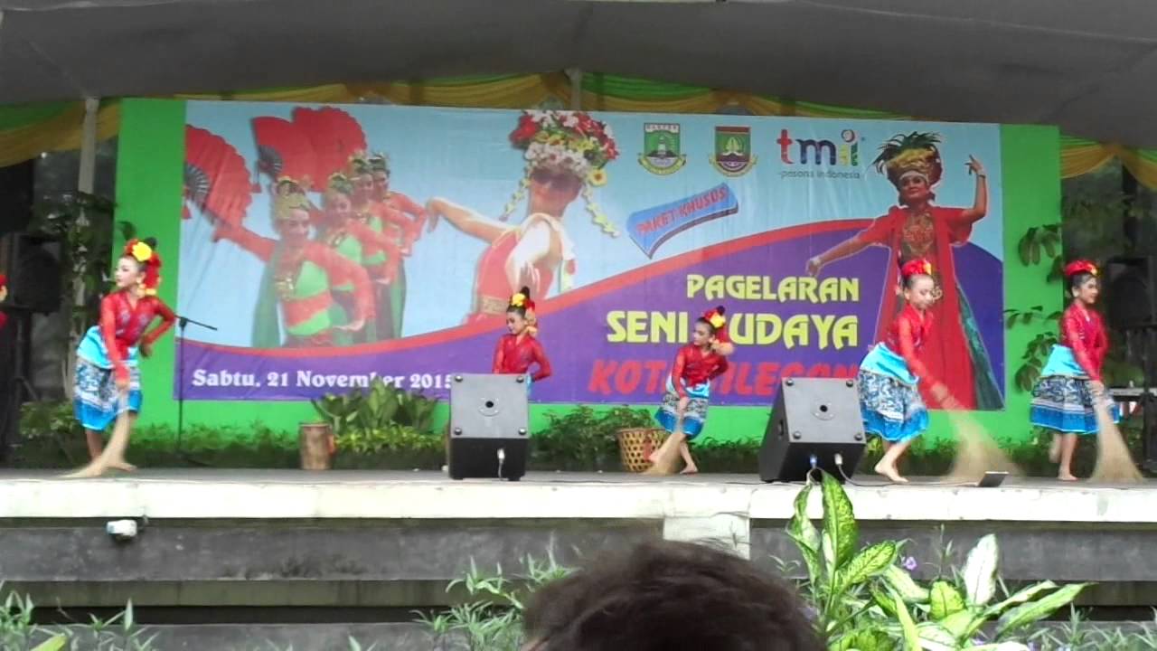 Tari bersih bumi by. Sanggar puspa arum-cilegon