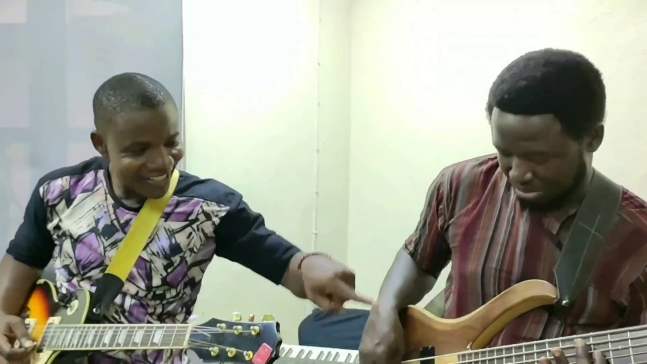Hallelujah no finish Guitar and Bass cover-freke umoh