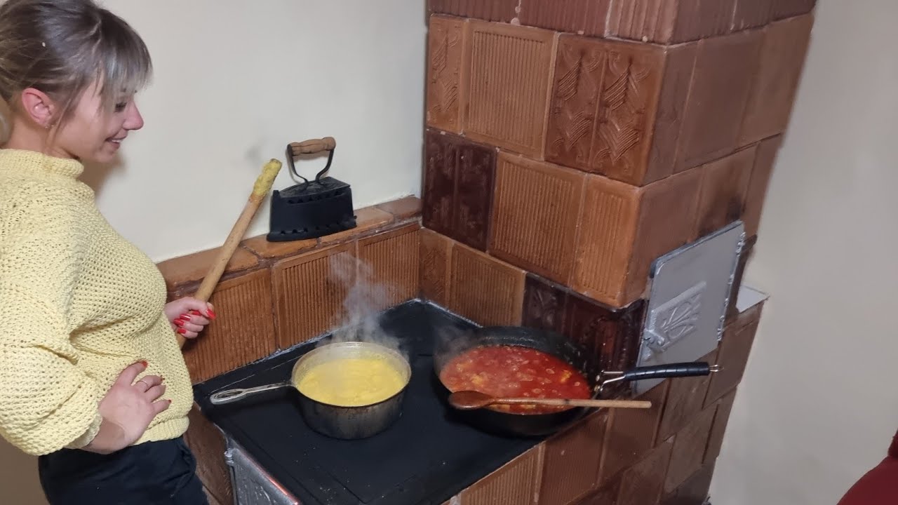 Miroase în tot satul: O altfel de mâncare, la sobiță cu lemne😋