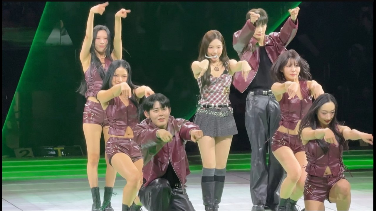 [FANCAM] 2-18-26 - Twice – THIS IS FOR TOUR - New York Day 1 – Nayeon Solo Stage - MEEEEEE