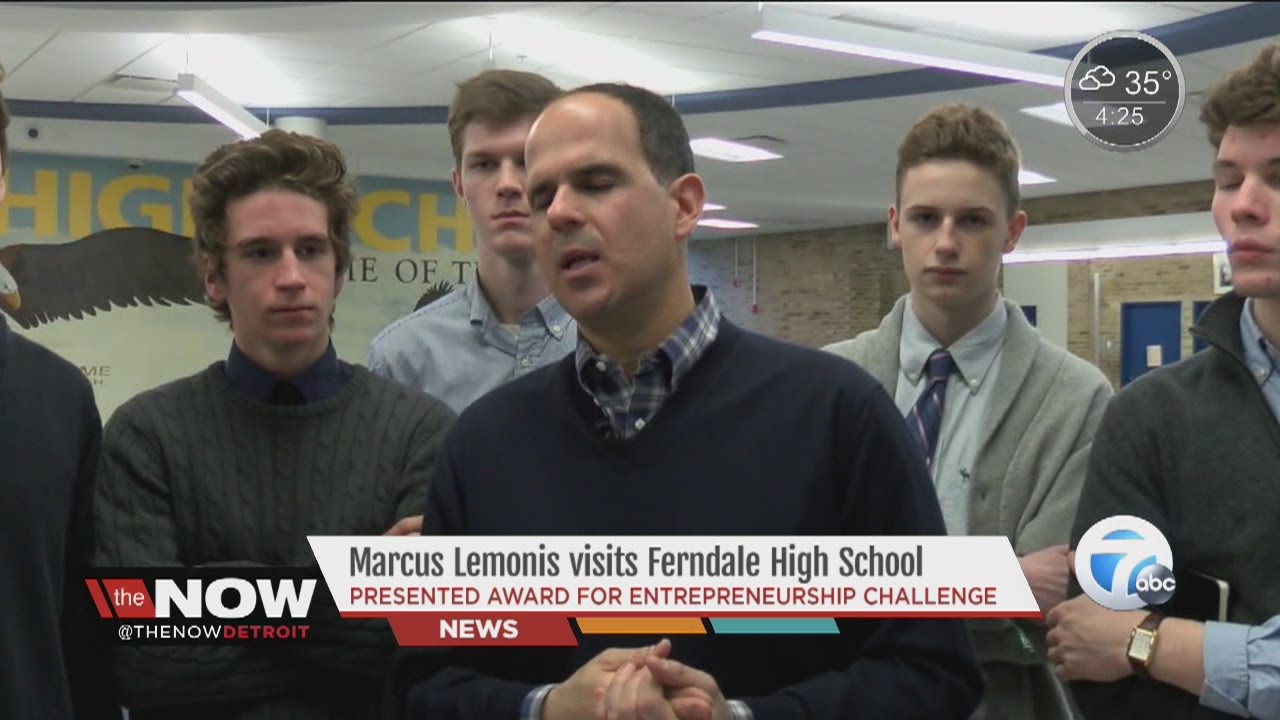 Millionaire businessman Marcus Lemonis presents awards for Entrepreneurship Challenge