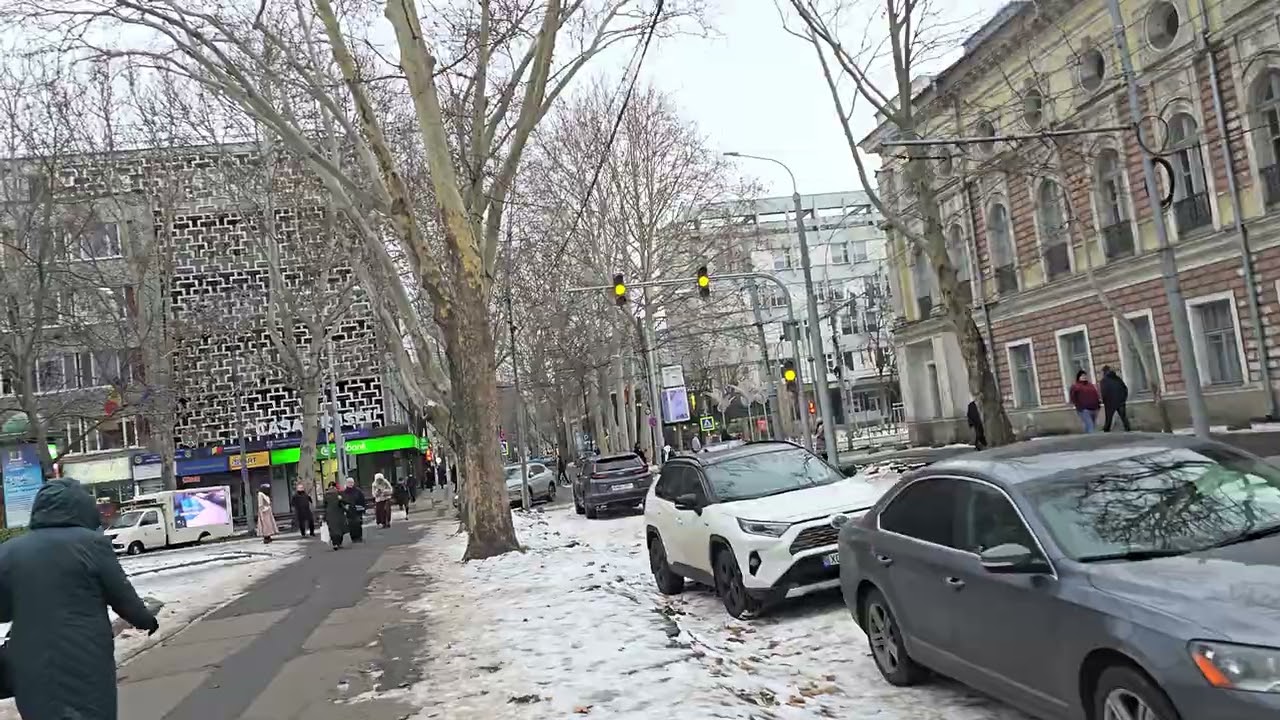 Людям уже серьёзно не до праздников