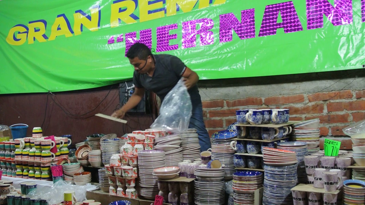 Este merolico s&iacute; es bueno pa' vender platos y tazas @cotidiano399