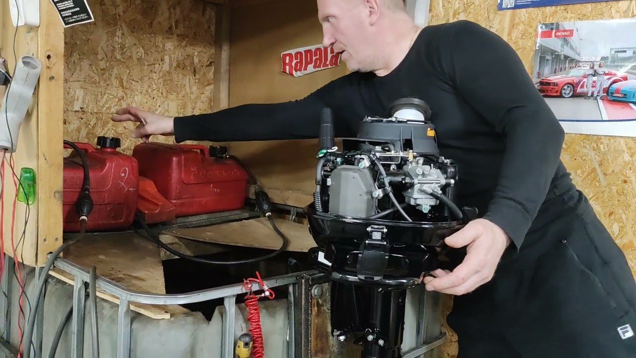 купили hidea 6 (4T). мастер делает первый запуск, и проводит инструктаж.