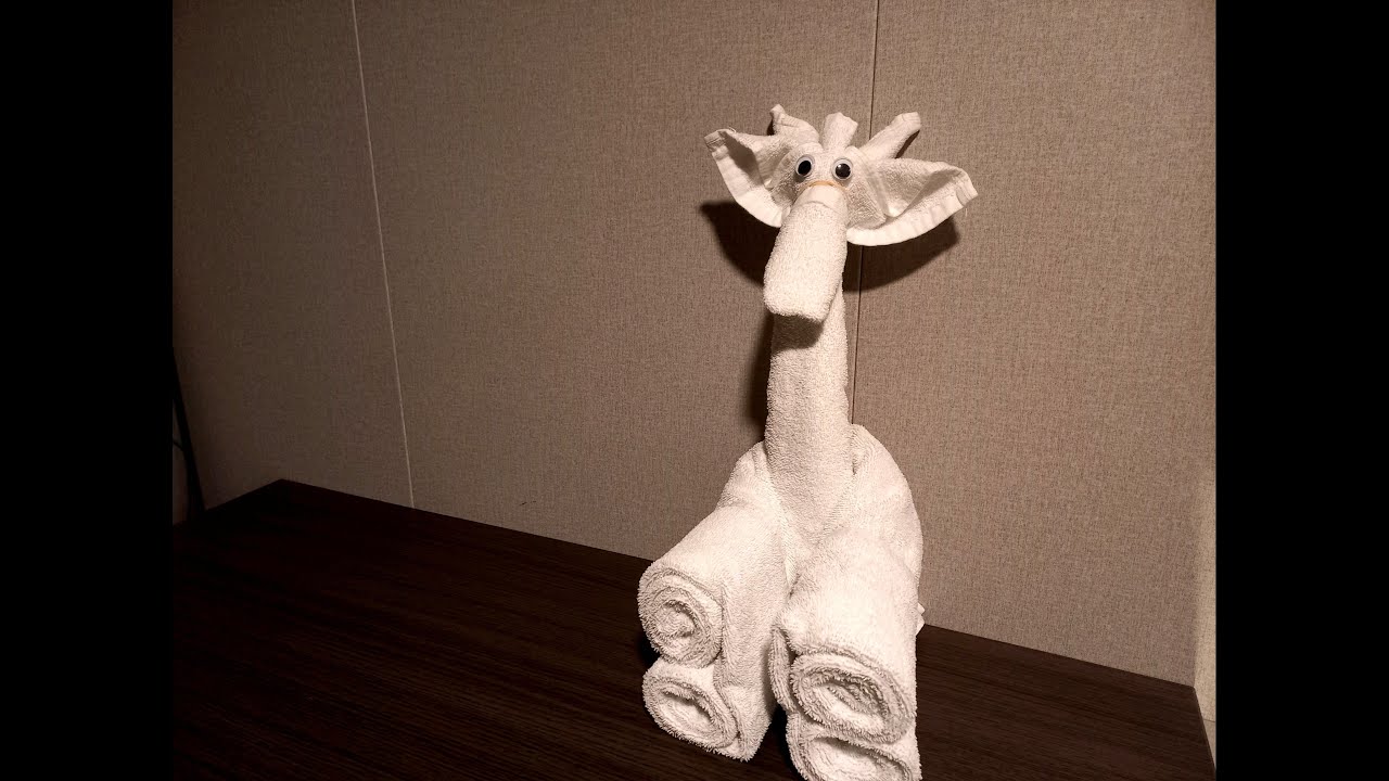 how to make towel folding giraffe #towelart #towelorigami #towelanimal #accommodation #cruiselife