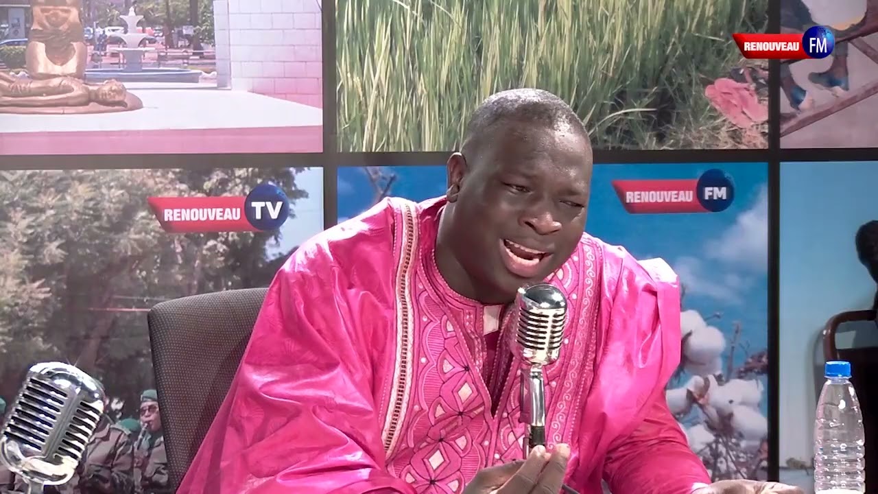 ZIKIRI SORY INTERPRETE LA CHANSON DEDIEE A SA MAMAN