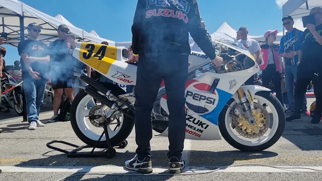 Accensione Suzuki RGV 500 Kevin Schwantz DUE TEMPI BEI TEMPI & Youngtimer