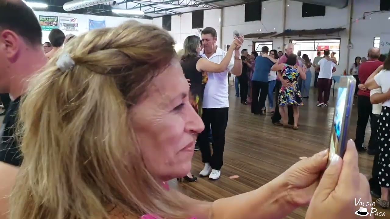 Castelo de sonho - nunca e cedo pra amar - mulher chorona